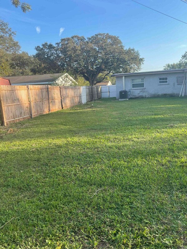 3040 Fletcher Ave in Lakeland, FL - Foto de edificio - Building Photo
