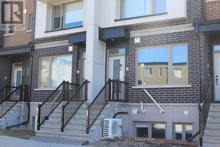 537 Ozawa Private in Ottawa, ON - Building Photo