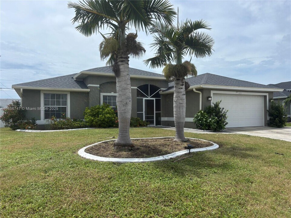 4118 SW 8th Ct in Cape Coral, FL - Building Photo