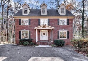 555 Greenland Rd NE in Atlanta, GA - Building Photo