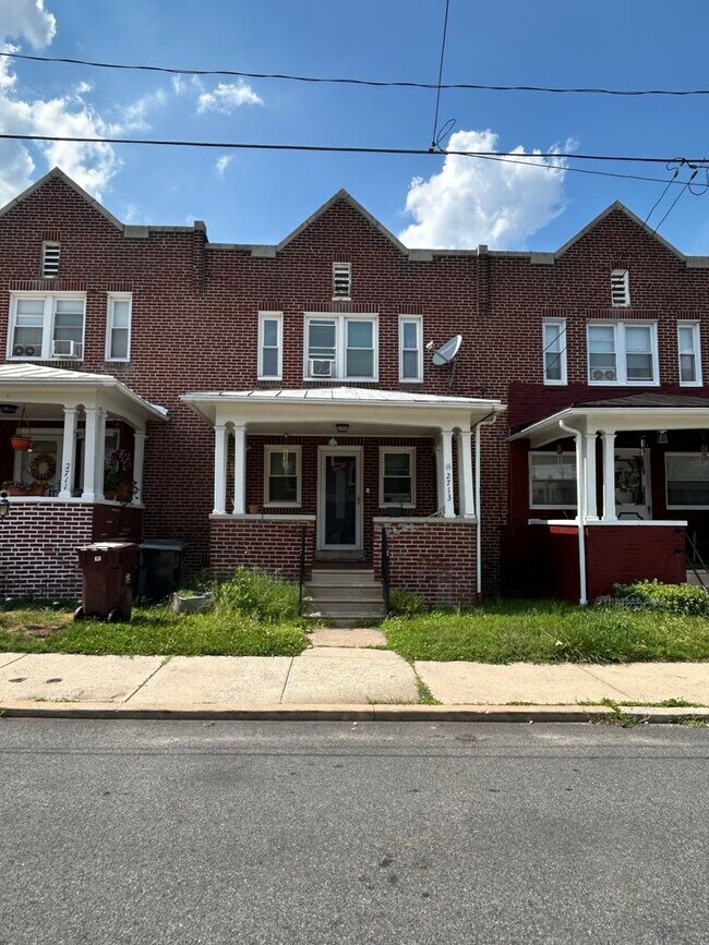 2713 Thompson Pl in Wilmington, DE - Building Photo - Building Photo