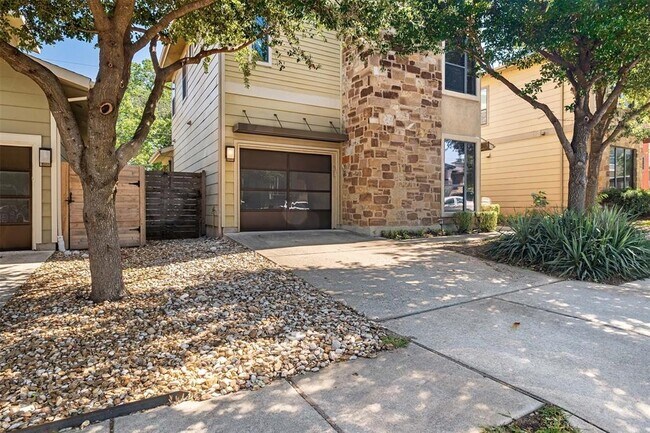 908 Freewater Ln in Austin, TX - Building Photo - Building Photo
