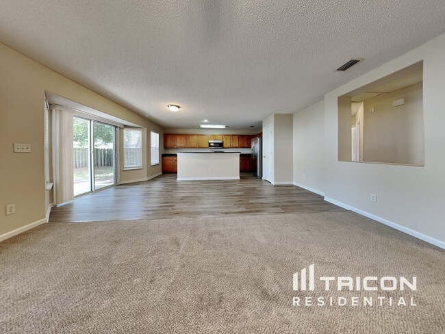 7134 Beekman Lake Dr in Jacksonville, FL - Building Photo - Building Photo