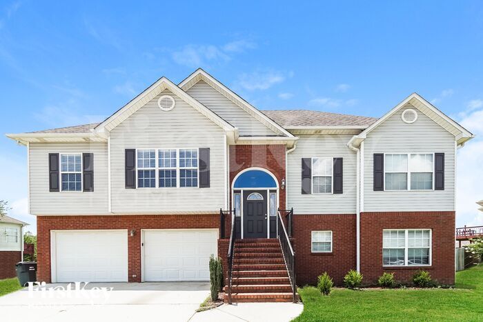 284 Waterford Cove Trail in Calera, AL - Building Photo