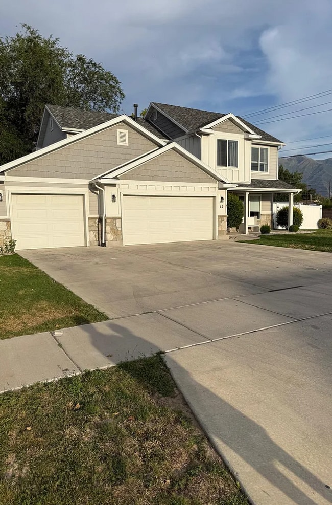 12 N 450 W in Springville, UT - Building Photo - Building Photo