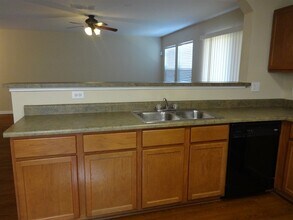 9314 Silver Vis in San Antonio, TX - Building Photo - Building Photo