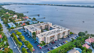 1502 S Lakeside Dr in Lake Worth Beach, FL - Building Photo - Building Photo