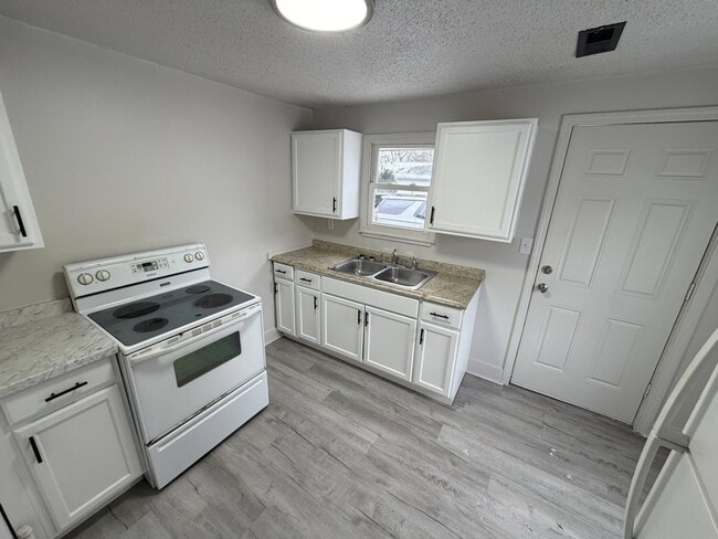 758 Dryden Rd in Zanesville, OH - Building Photo - Building Photo