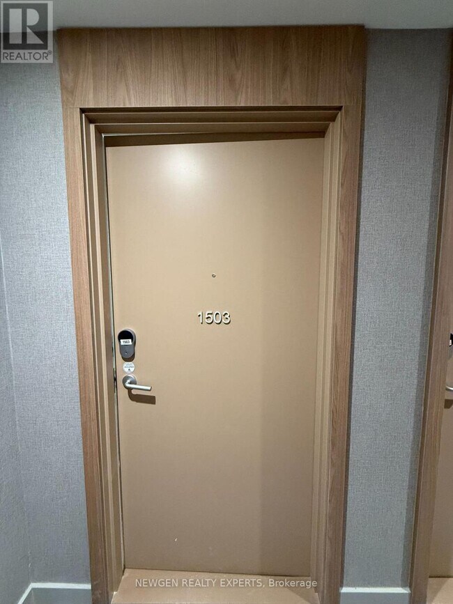 1 Quarrington Lane in North York, ON - Building Photo - Building Photo