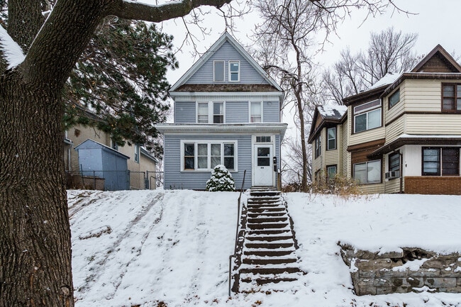 property at 818 Edmund Ave W