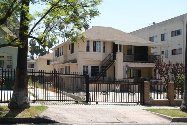 960 Menlo Ave in Los Angeles, CA - Building Photo - Building Photo