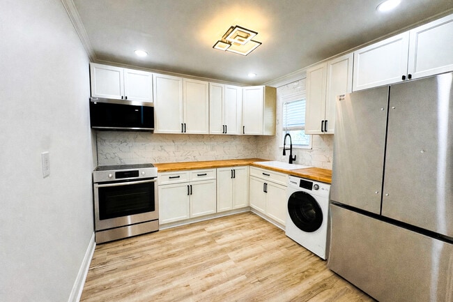 property at 711 W 44th St