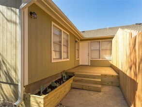 6403 Auburn Dr in Austin, TX - Building Photo - Building Photo