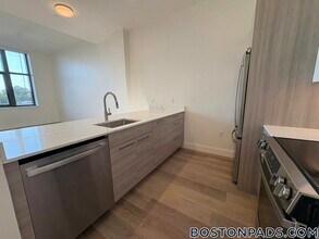 1079 Commonwealth Ave, Unit 344 in Boston, MA - Foto de edificio - Building Photo