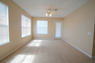 8061 Stonebrook Dr in Pensacola, FL - Building Photo - Building Photo