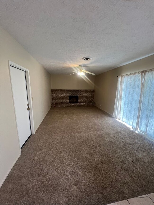 948 Northwood Dr in Merced, CA - Building Photo - Building Photo