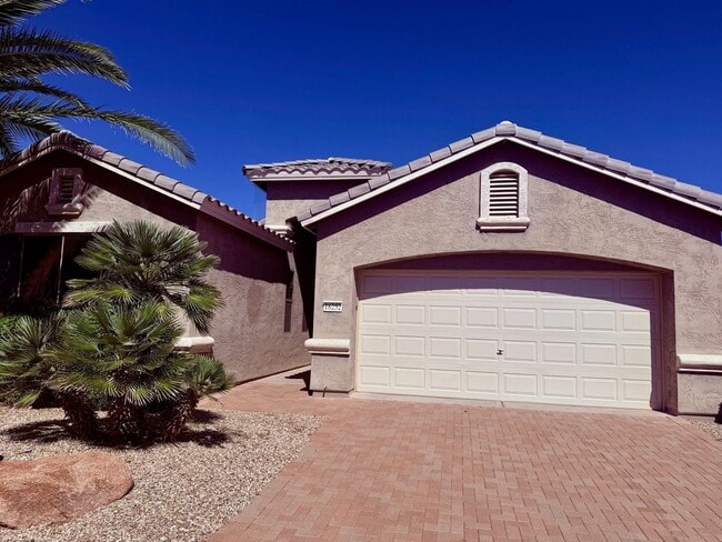 18252 W Buena Vista Dr in Surprise, AZ - Foto de edificio - Building Photo