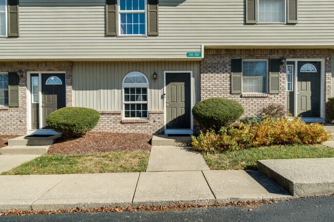 property at 753 E Sherwood Hills Dr