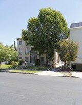 540 S St Andrews Pl in Los Angeles, CA - Building Photo