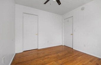 337 E 41st St, Unit 2a in New York, NY - Foto de edificio - Building Photo