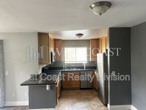2320 Del Mar Way in Corona, CA - Building Photo - Building Photo