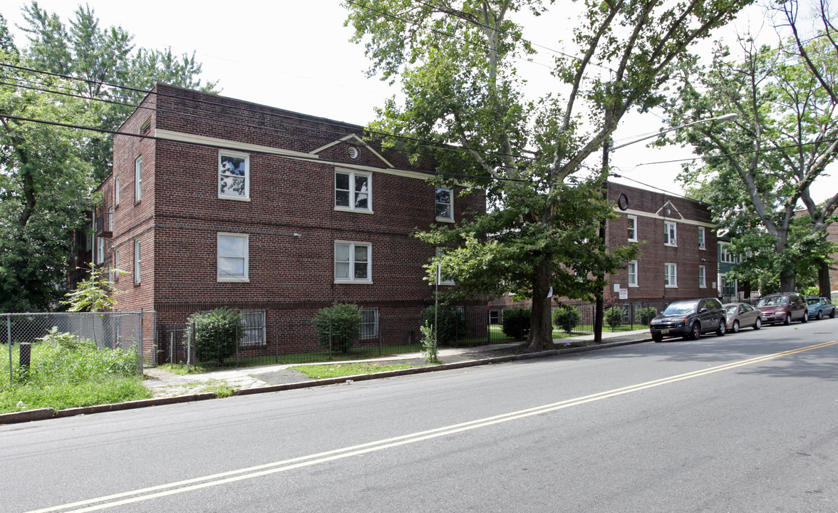 Susanna Ankrah Estates in Newark, NJ - Foto de edificio