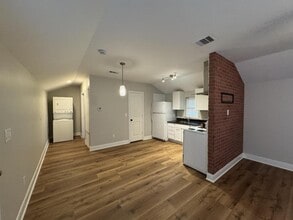 8001 Brutus St in Houston, TX - Building Photo - Building Photo