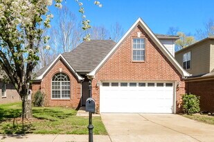 7182 Crape Myrtle Dr, Unit 17B in Olive Branch, MS - Building Photo