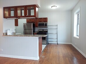 3708 N Sheffield Ave, Unit 407 in Chicago, IL - Foto de edificio - Building Photo