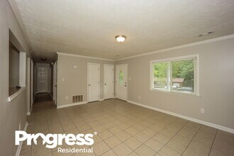 5539 Hall Cir in Union City, GA - Building Photo - Building Photo