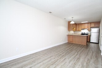 6354 W Fairfield Dr in Pensacola, FL - Building Photo - Building Photo