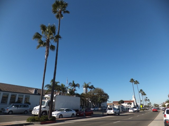 1320 W Balboa Blvd in Newport Beach, CA - Building Photo