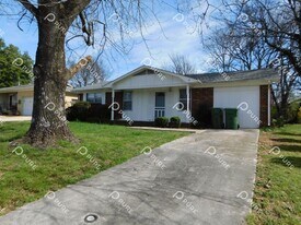 14015 SW Wyandotte Dr in Huntsville, AL - Building Photo