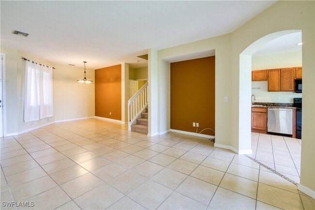 9774 Roundstone Cir in Ft. Myers, FL - Building Photo - Building Photo