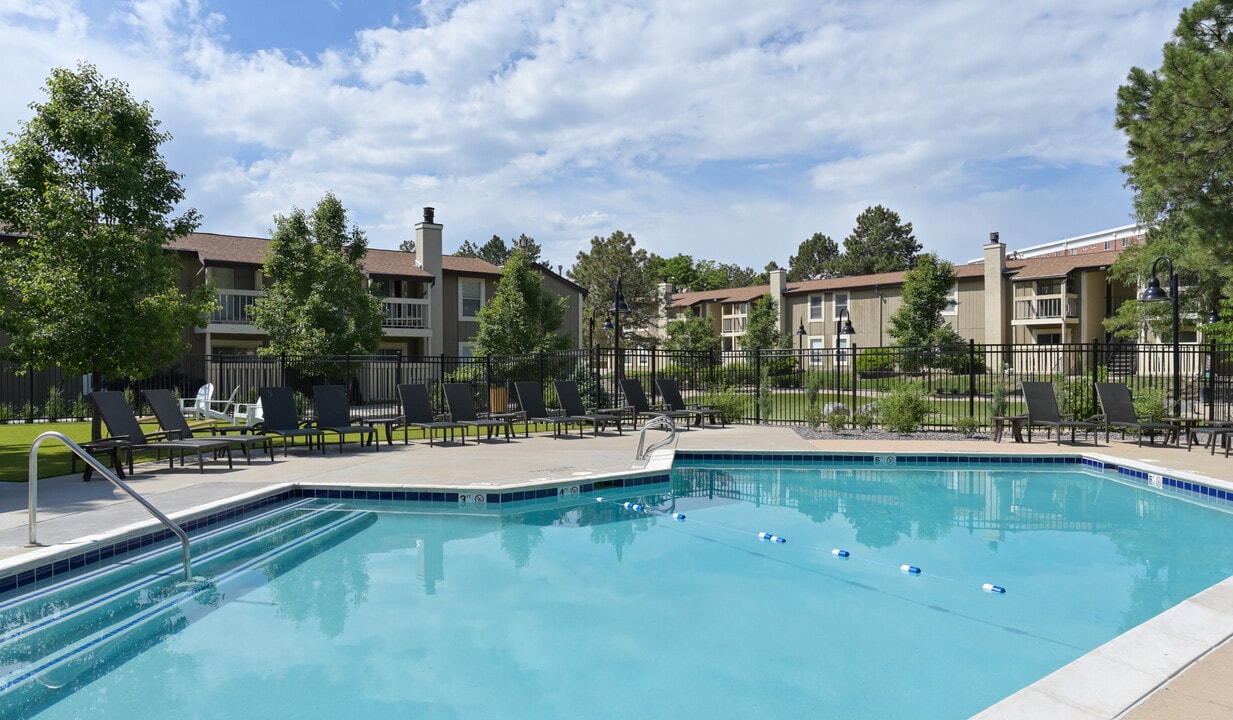 Creekside in Denver, CO - Foto de edificio