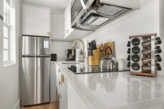 4025 Indian Creek Dr in Miami Beach, FL - Building Photo - Building Photo