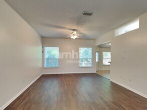 9232 Dale View Ln W in Jacksonville, FL - Building Photo - Building Photo