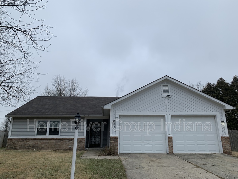 3211 Cherry Lake Ln in Indianapolis, IN - Building Photo