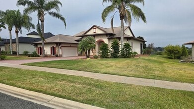 5405 Emerald Bay Ln in Lady Lake, FL - Building Photo - Building Photo