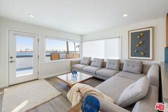 26 S 5th Pl in Long Beach, CA - Building Photo - Building Photo