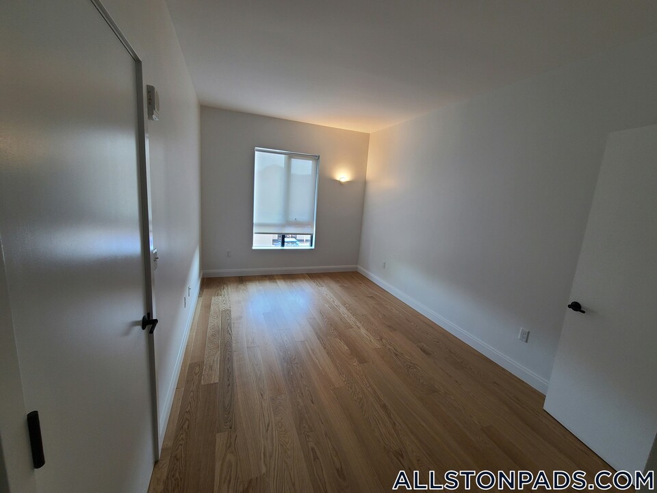 83 Gardner St in Boston, MA - Building Photo