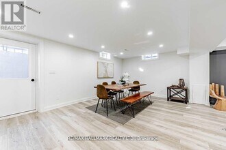 71 Crystal Dr in Richmond Hill, ON - Building Photo - Building Photo