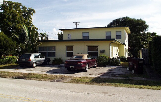 1400 NE 4th St in Fort Lauderdale, FL - Foto de edificio - Other