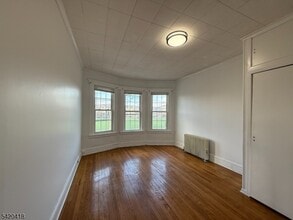 234 Christine St in Elizabeth, NJ - Building Photo - Building Photo