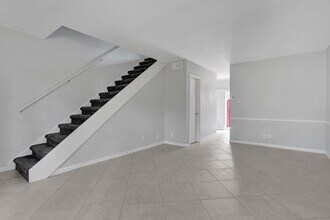 12 NE 20th Ct in Wilton Manors, FL - Building Photo - Building Photo
