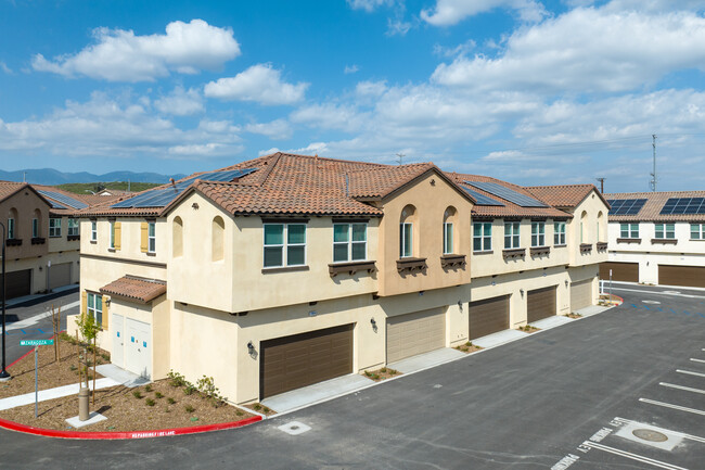 Calista Townhomes in Fontana, CA - Building Photo - Building Photo