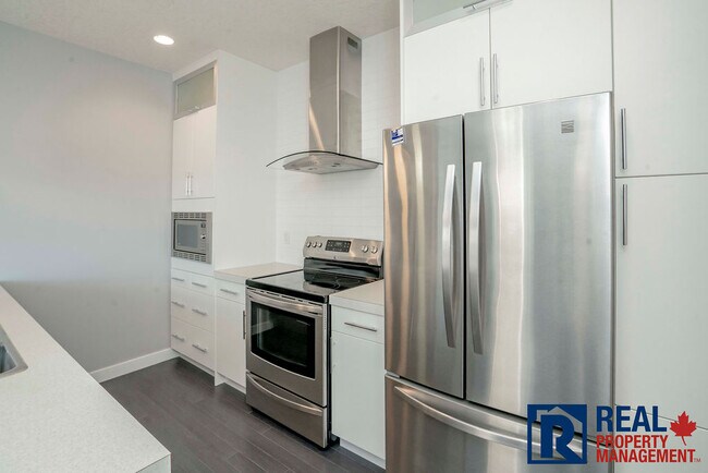 8734-8772 Avenuekey 46 in Grande Prairie, AB - Building Photo - Building Photo