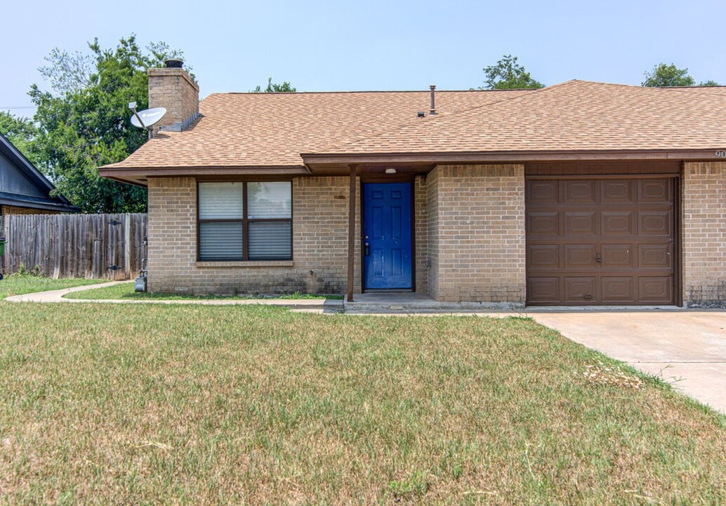 904 Country Aire Dr in Round Rock, TX - Building Photo
