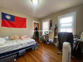 248 Powder House Blvd, Unit B in Somerville, MA - Building Photo - Building Photo