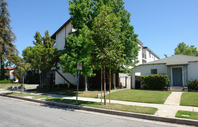 640 Ivy St in Glendale, CA - Foto de edificio - Building Photo